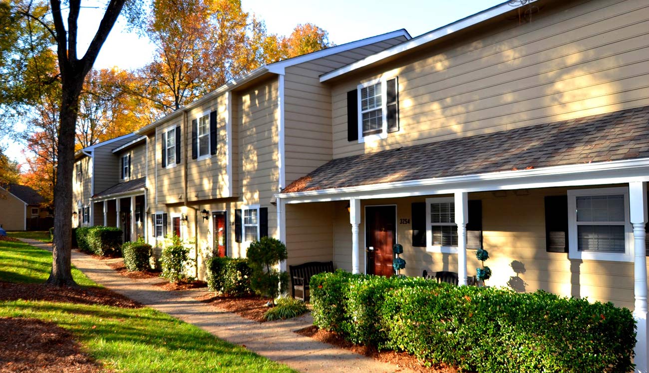 Heathstead - SouthPark apartments in Charlotte, NC