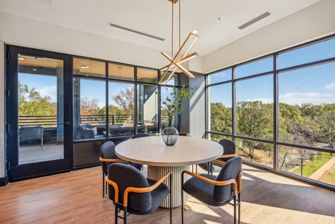 Renting vs. Buying: Why Flexibility Wins for Many Charlotte Residents, luxury apartment communities, family-owned real estate Charlotte, The Edge at Sedgefield, boutique pet spa, serene courtyard